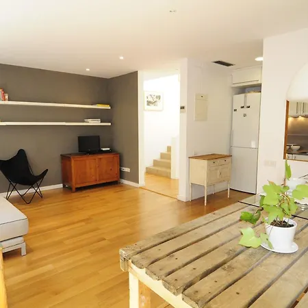 Rentbcn Gracia Deluxe Apartment